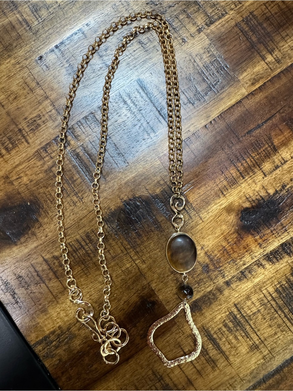 Gold-tone Pendant Necklace with Brown Tiger’s Eye Stone Pendant
